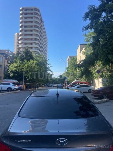 Hyundai Accent-3
