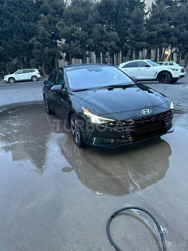 Hyundai Elantra-1