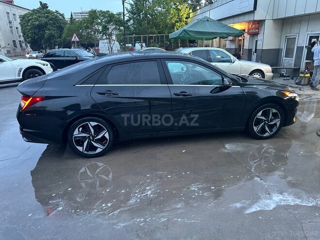 Hyundai Elantra-6