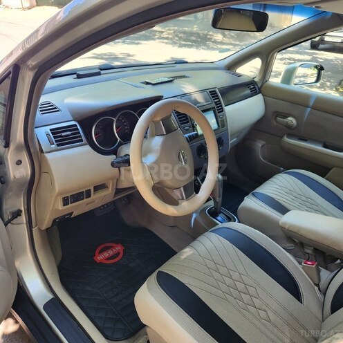 Nissan Tiida-9