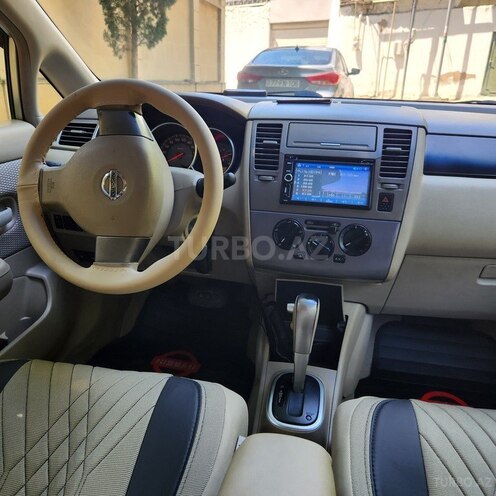 Nissan Tiida-18