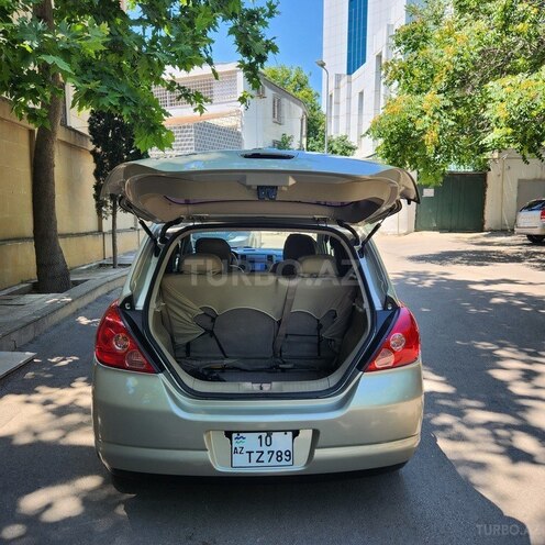 Nissan Tiida-11