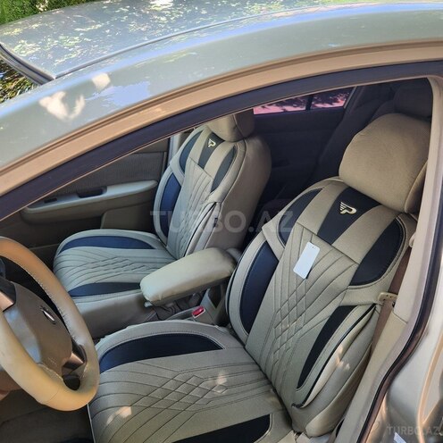 Nissan Tiida-16