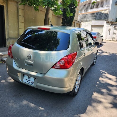 Nissan Tiida-5