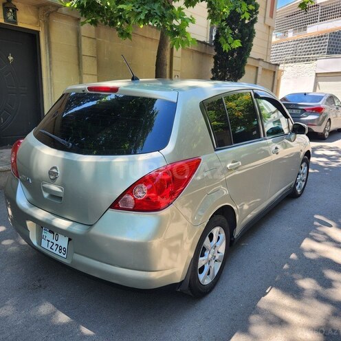 Nissan Tiida-4