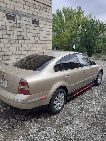 Volkswagen Passat-5
