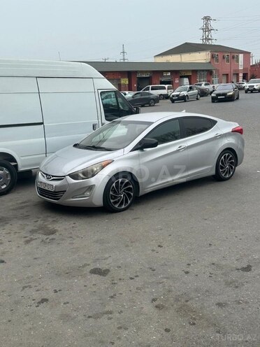 Hyundai Elantra-3