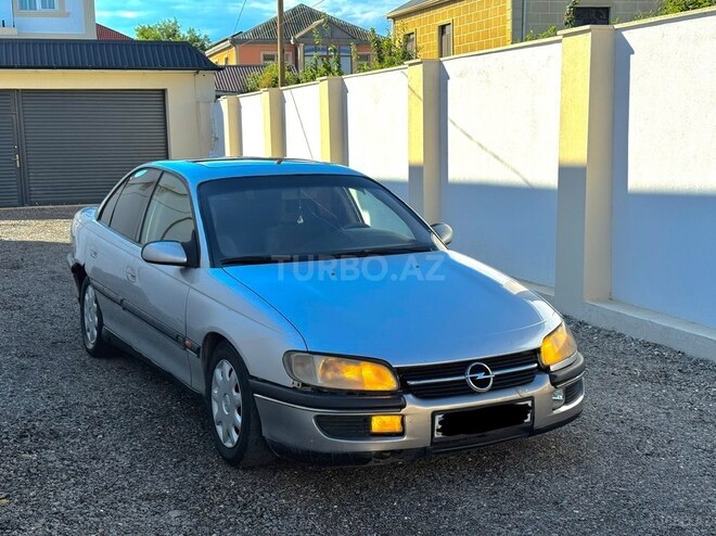 Opel Omega-1