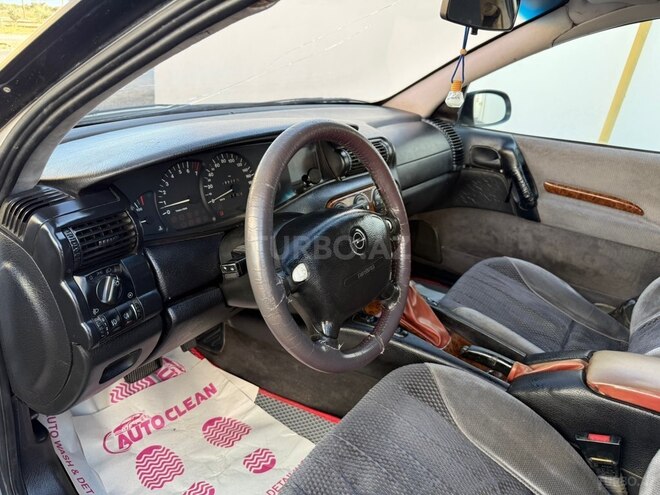 Opel Omega-11