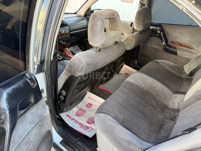 Opel Omega-8
