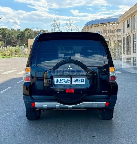 Mitsubishi Pajero-2