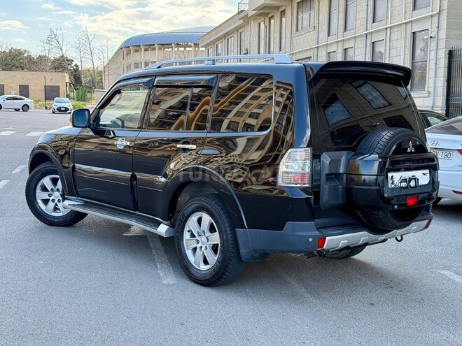 Mitsubishi Pajero-11