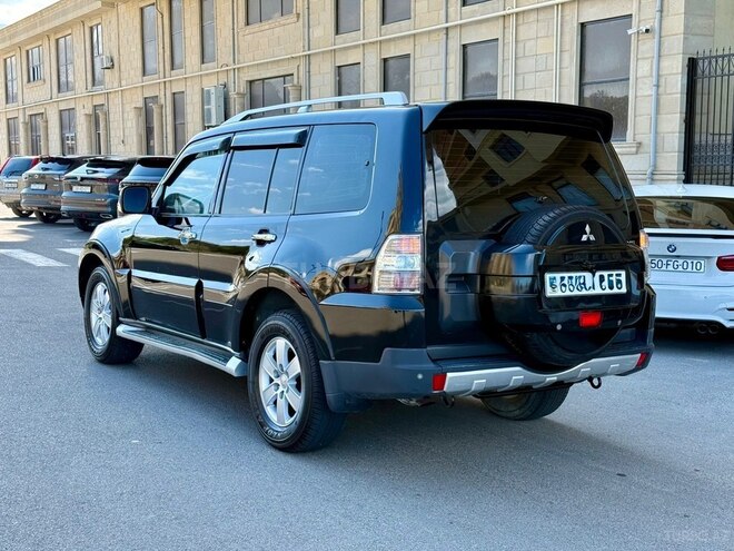 Mitsubishi Pajero-8