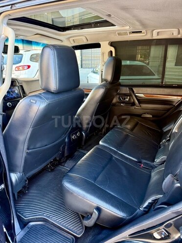 Mitsubishi Pajero-15
