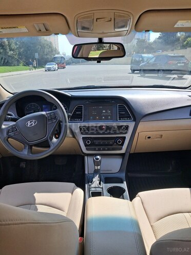Hyundai Sonata-14