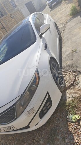 Kia Optima-4