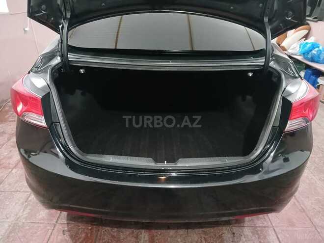 Hyundai Elantra-5