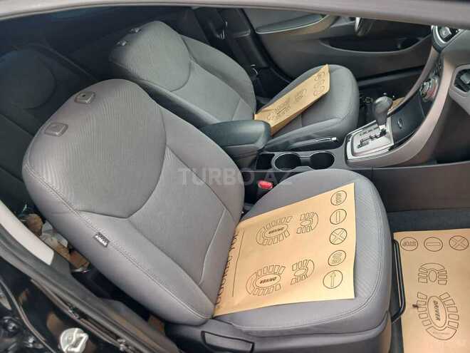 Hyundai Elantra-7