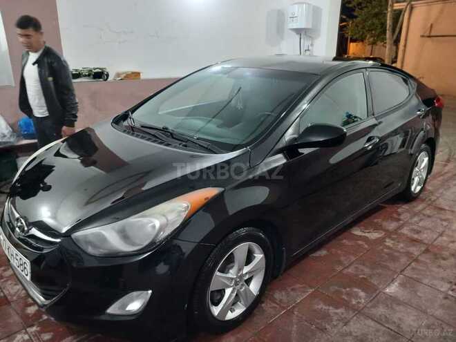 Hyundai Elantra-3