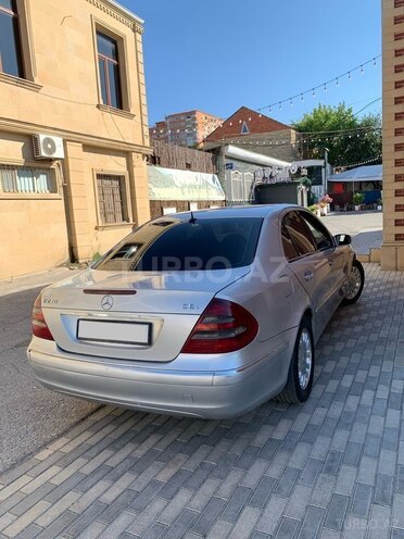 Mercedes E 270-3