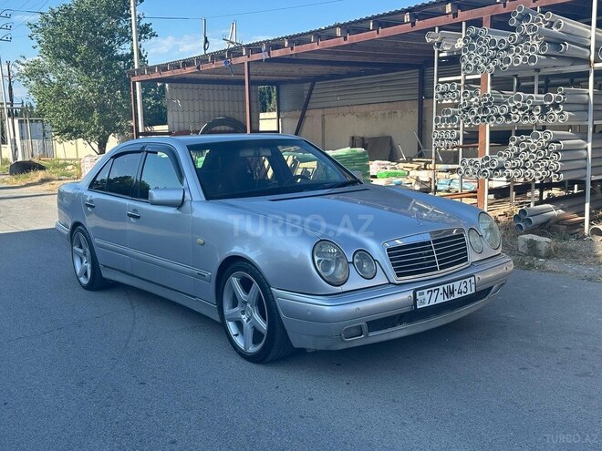 Mercedes E 240-4
