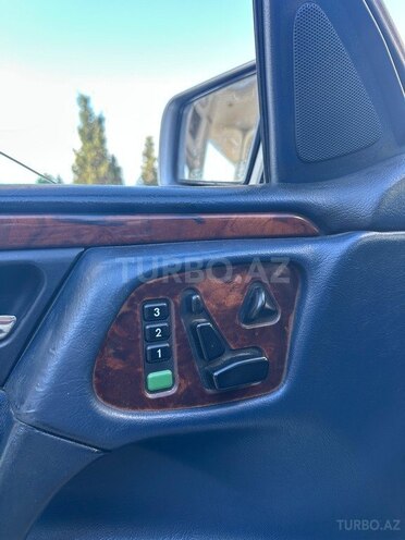 Mercedes E 240-9
