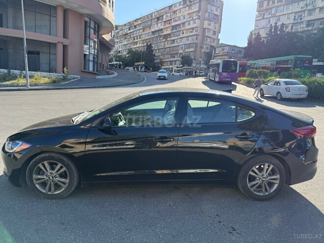 Hyundai Elantra-4