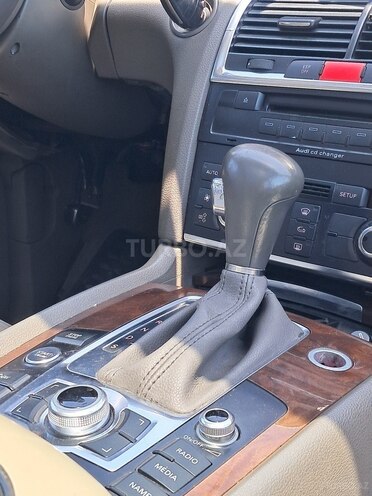 Audi Q7-3