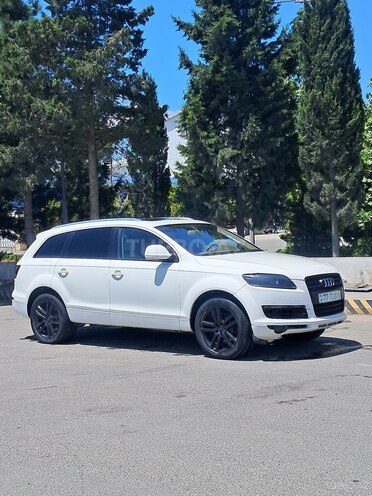 Audi Q7-16