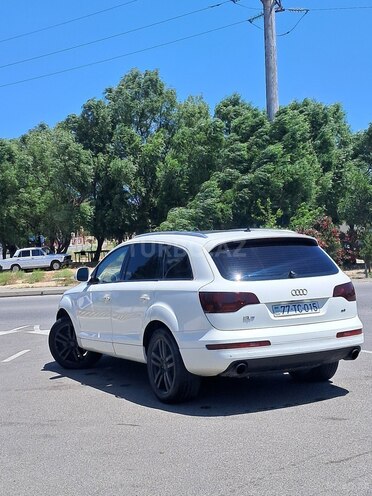 Audi Q7-14