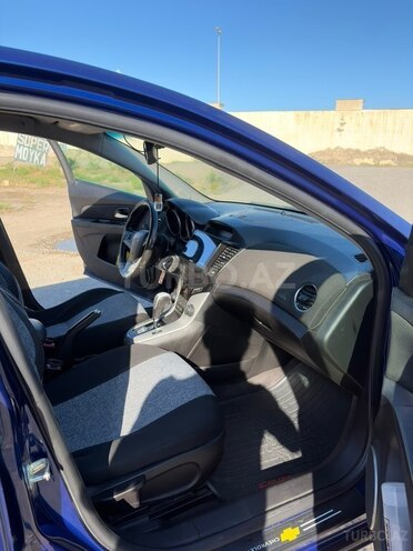 Chevrolet Cruze-11