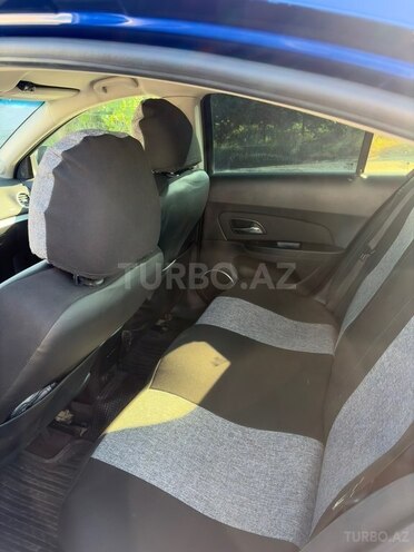 Chevrolet Cruze-10