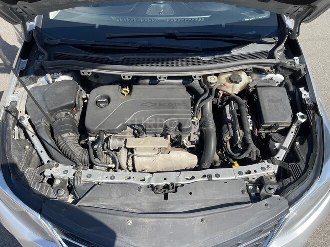 Chevrolet Cruze-12