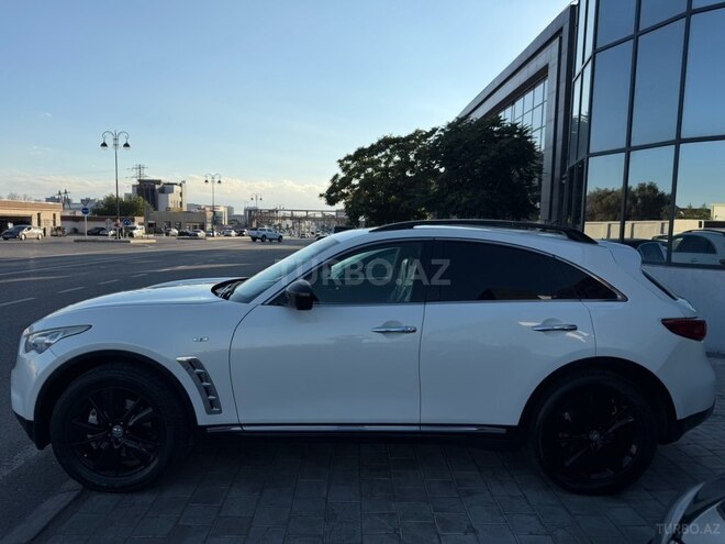 Infiniti FX35-7