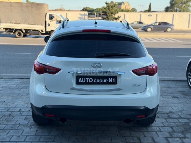 Infiniti FX35-5