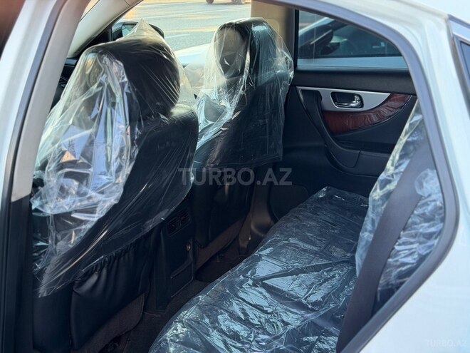 Infiniti FX35-11