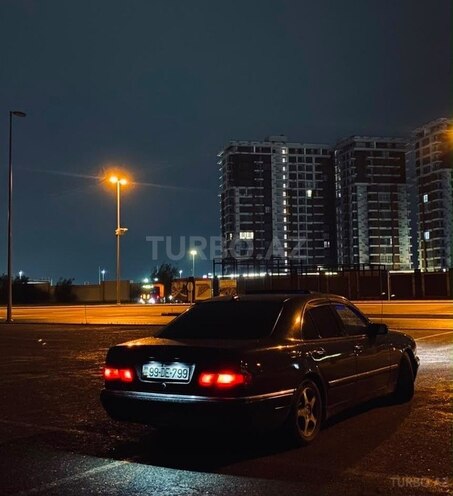Mercedes E 230-4
