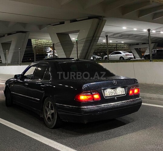 Mercedes E 230-3