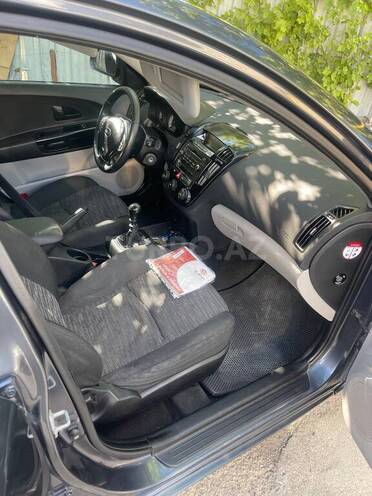 Kia Ceed-11