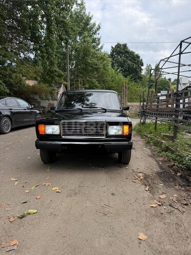 LADA (VAZ) 2107-1