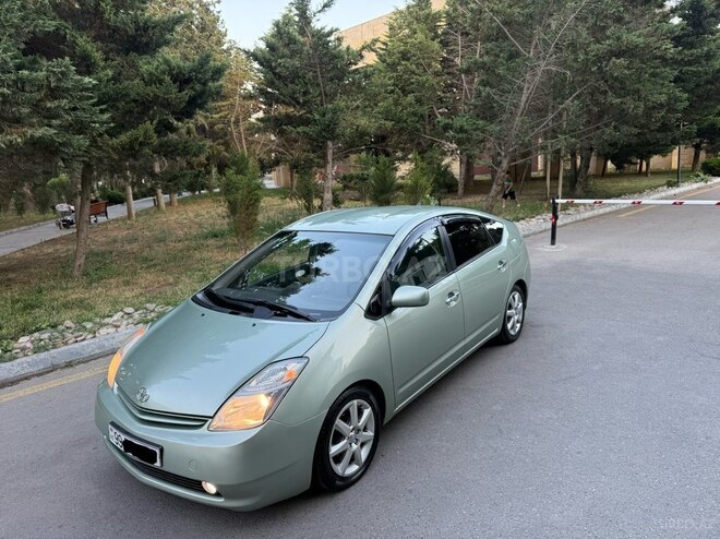 Toyota Prius-4