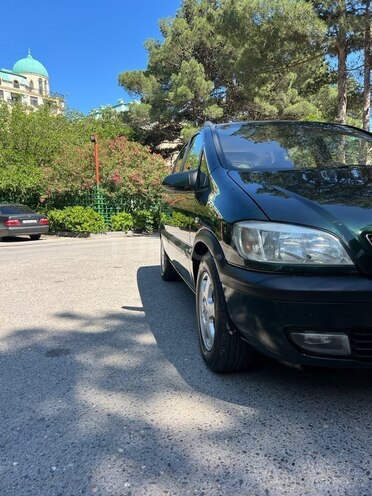 Opel Zafira-2