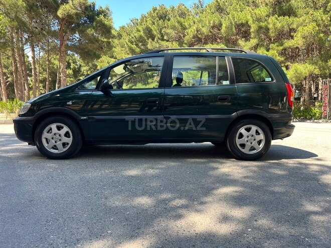 Opel Zafira-4