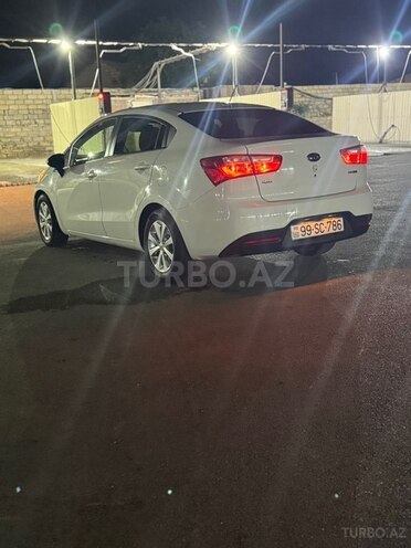 Kia Rio-5