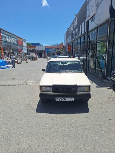 LADA (VAZ) 2107-1
