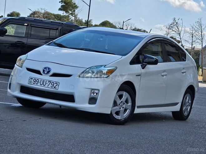 Toyota Prius-5