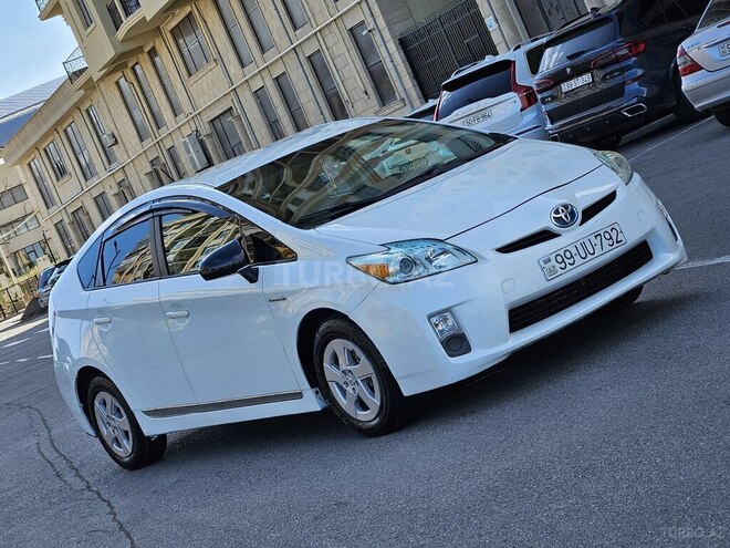 Toyota Prius-2
