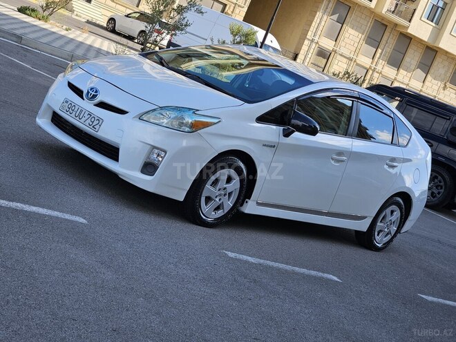 Toyota Prius-4