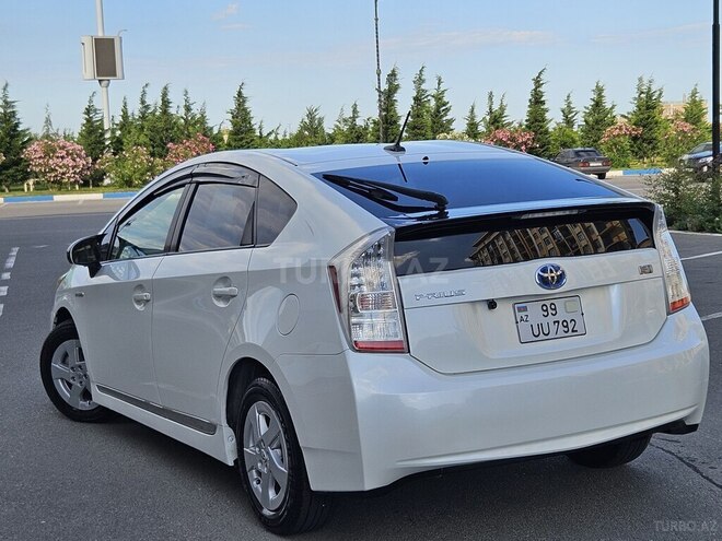 Toyota Prius-9
