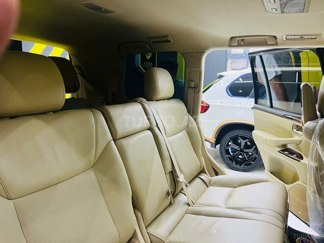 Lexus LX 570-9
